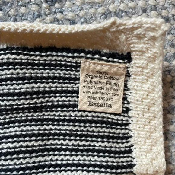 Estella NYC gift set: taxi blanket, pretzel and hot dog toys - Picture 4 of 11